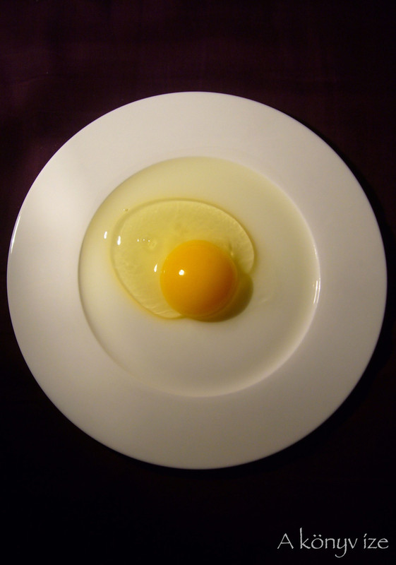 tojás tányéron
