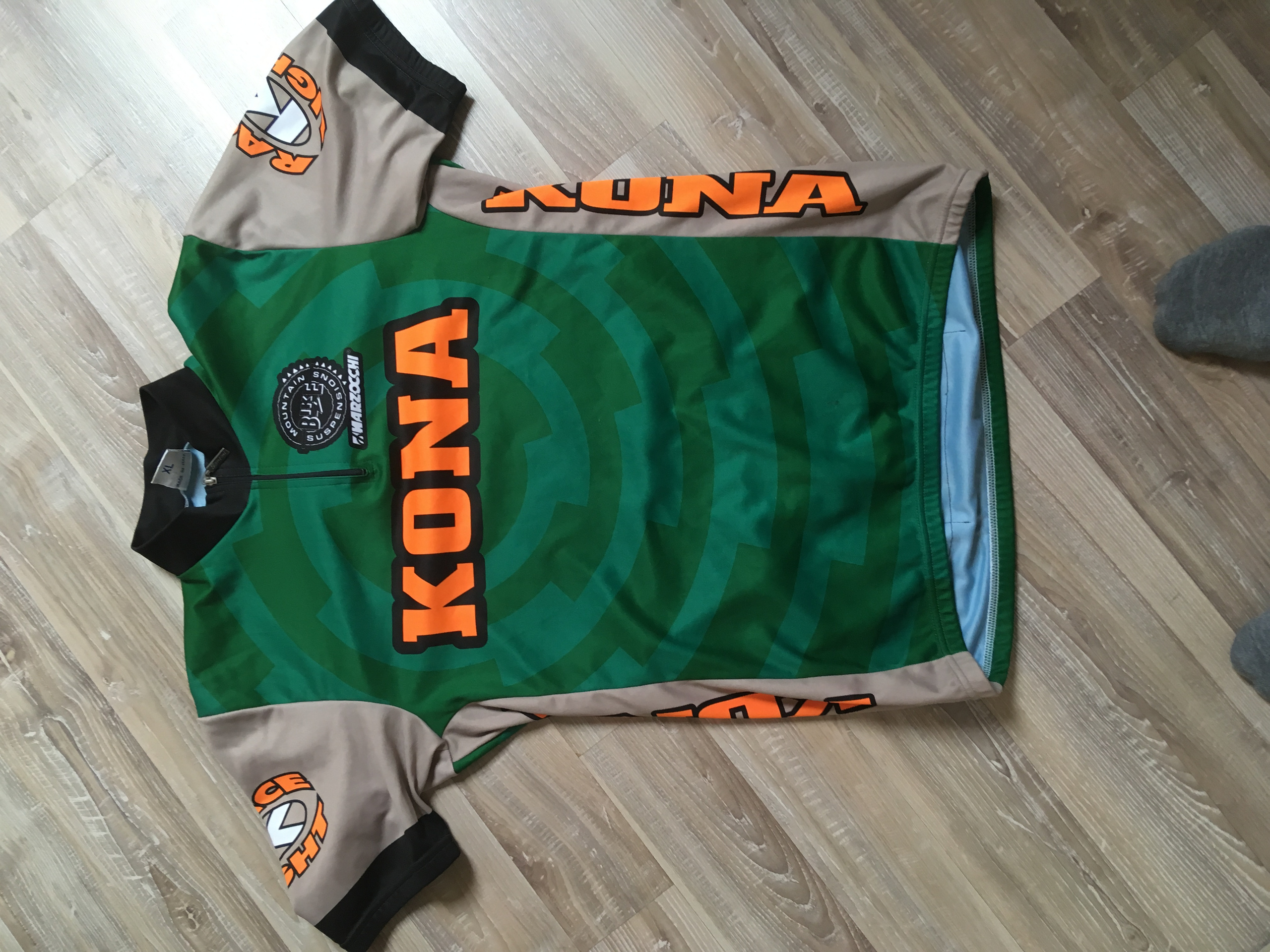 Kona jersey+short, 26"cromo threaded fork Retrobike