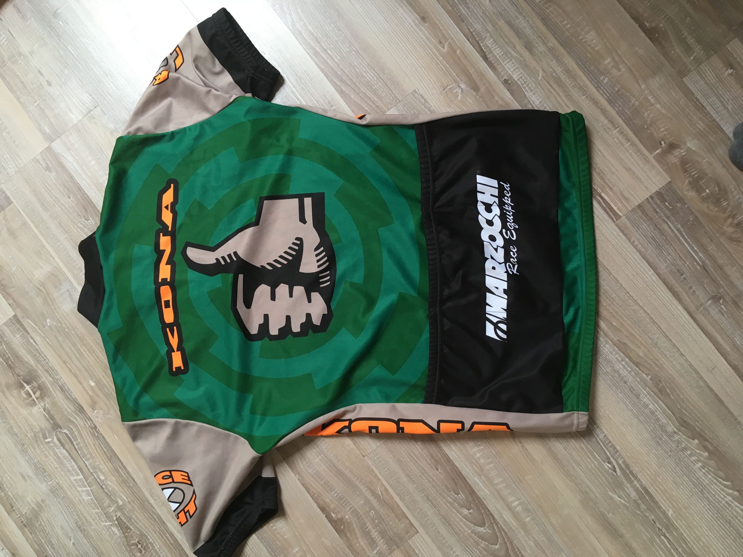 Kona jersey+short, 26"cromo threaded fork Retrobike