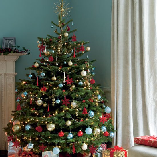 christmas-tree-decorating3