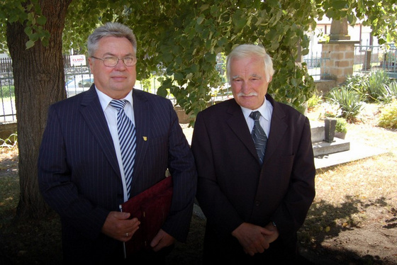 cserepfalu: dr. Tóth Bertalan és Bojtár Lajos