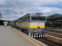 E121