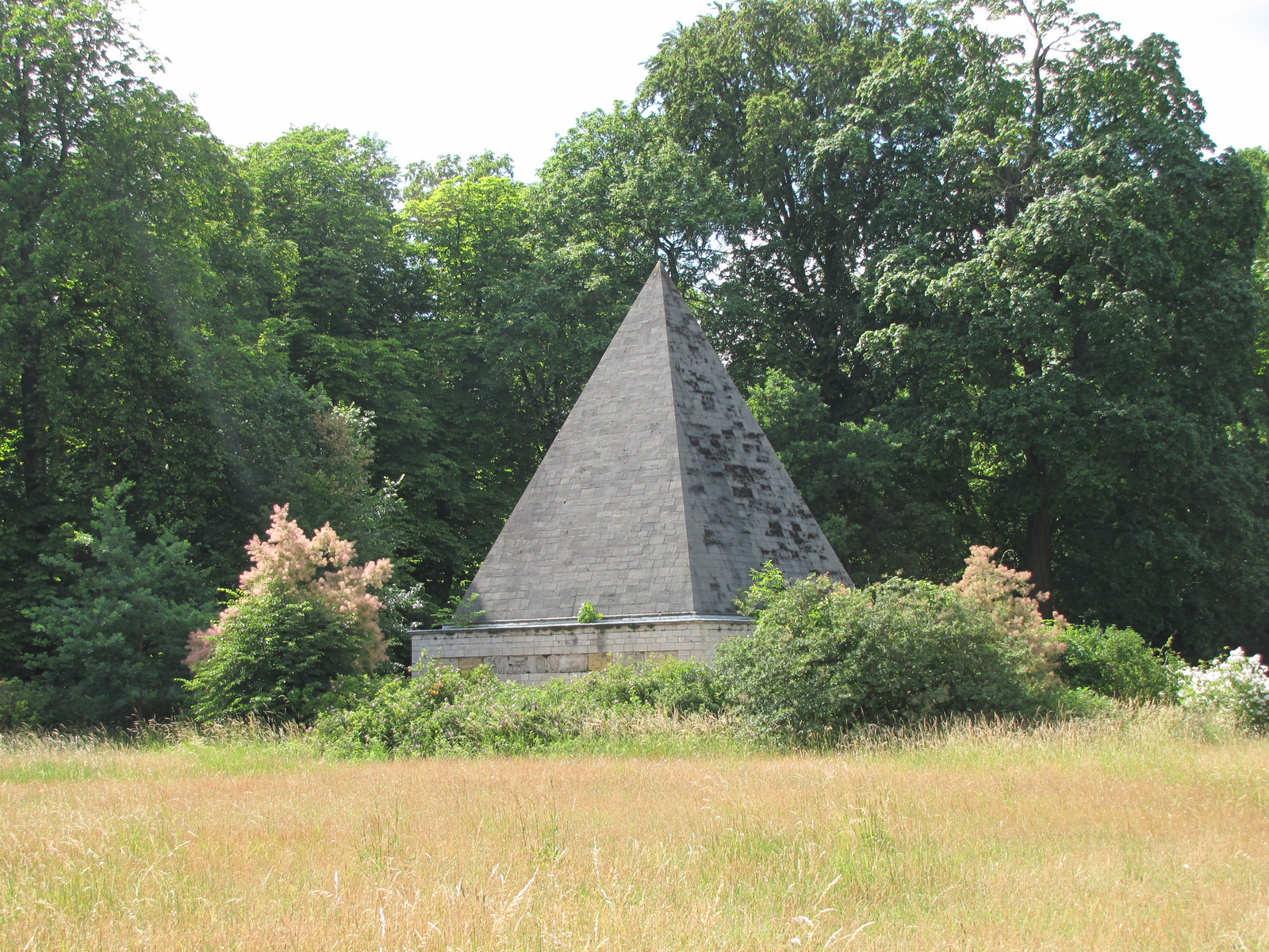 Potsdam, Neuer Garten - Cecilienhof, Pyramide, SzG3