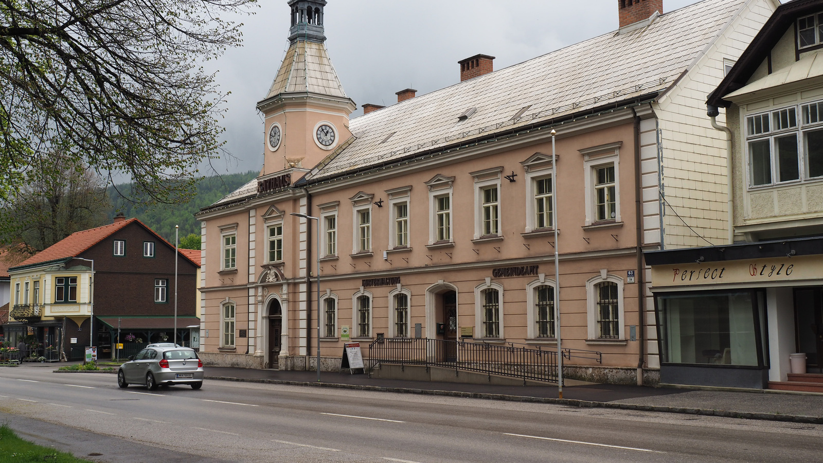 Ausztria, Reichenau an der Rax, Rathaus, SzG3