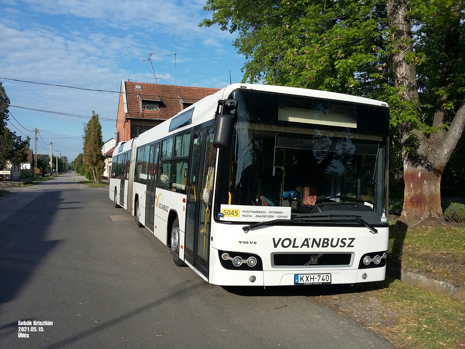 Volvo 7700A KXH-740 2021.05.15. Üllés , Szabadsàg tér.