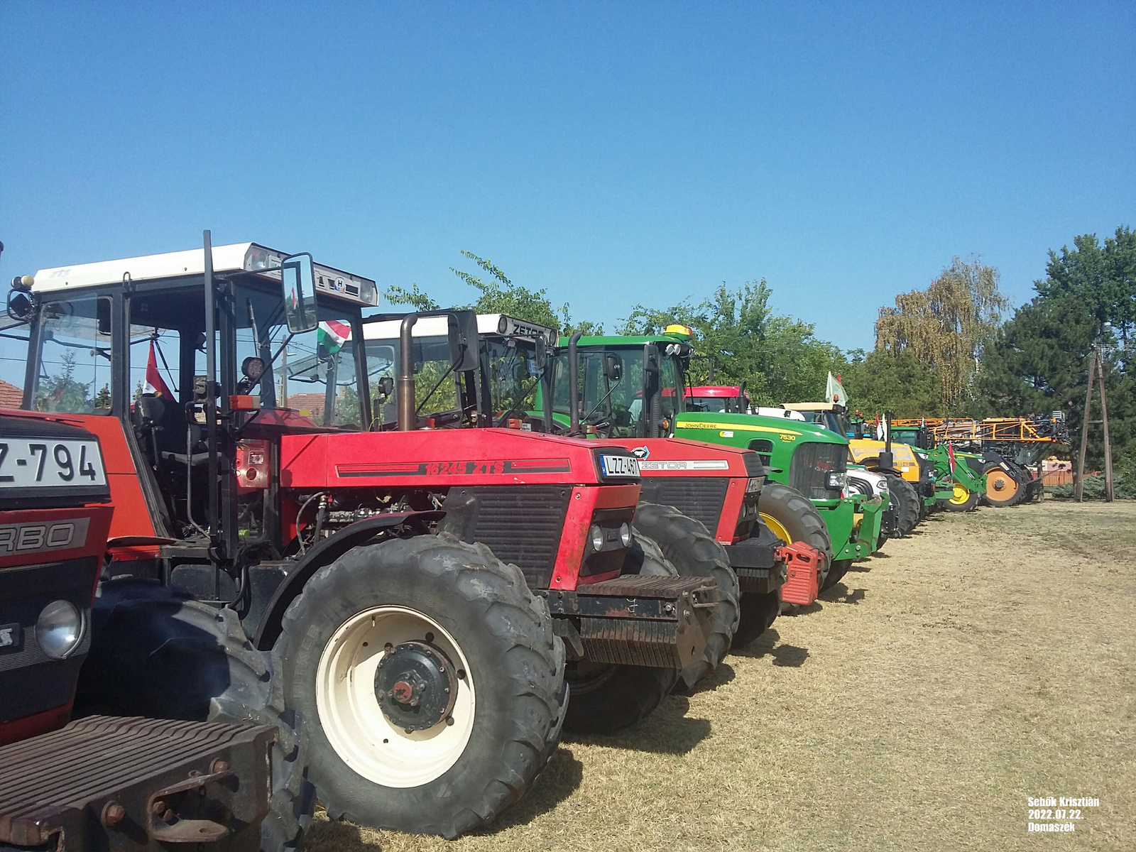 Az új generàció a Domaszeki traktoros felvonulàson 2022.