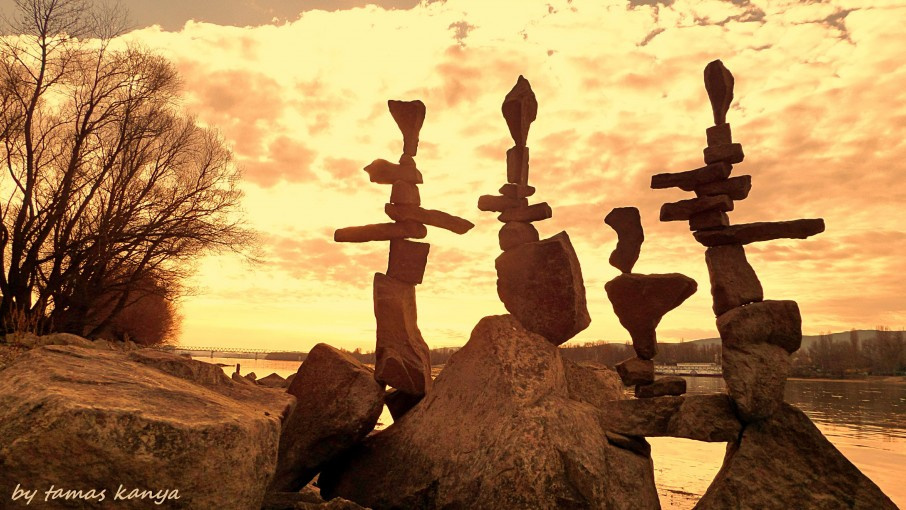 Stone balance art from Hungary by tamas kanya