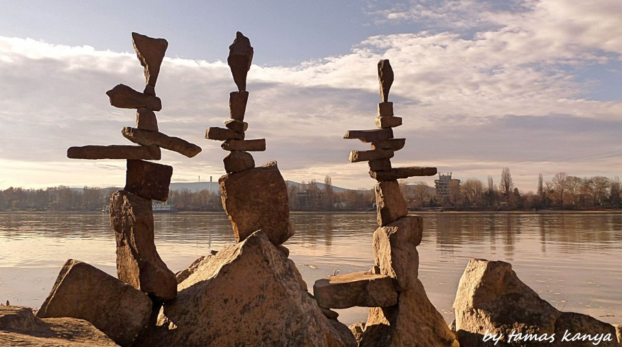 Stone balance art from Hungary by tamas kanya