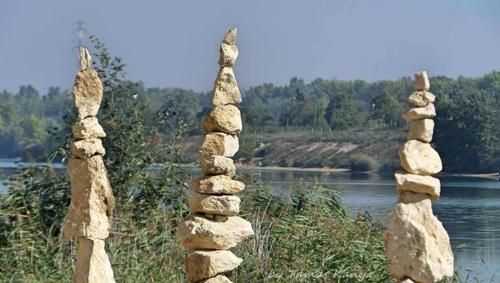 Stone balance art from Hungary by tamas kanya