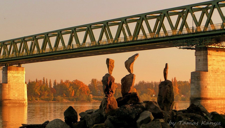 Stone balance art from Hungary by tamas kanya