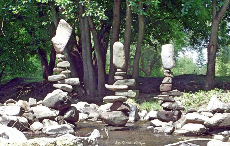 Stone balance art from Hungary by Tamas Kanya