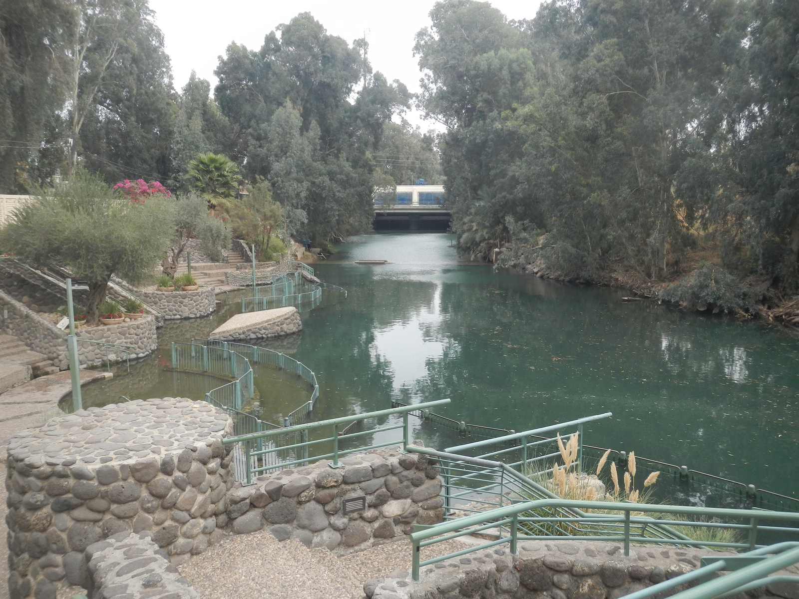 Jézus megkeresztelésének színhelye a Jordán folyón