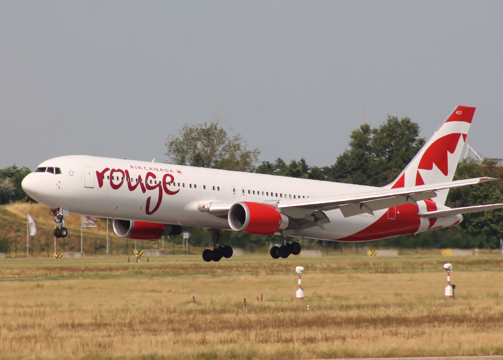 Air Canada Rouge (Kanada 2013-07-01 - )