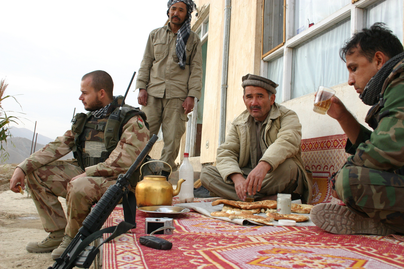 Magyar-afgán reggeli teázásteázás