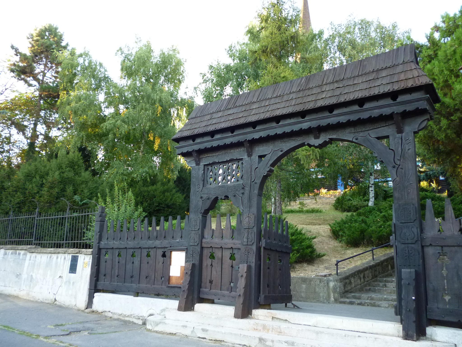 Székelykapu - a temető bejárata