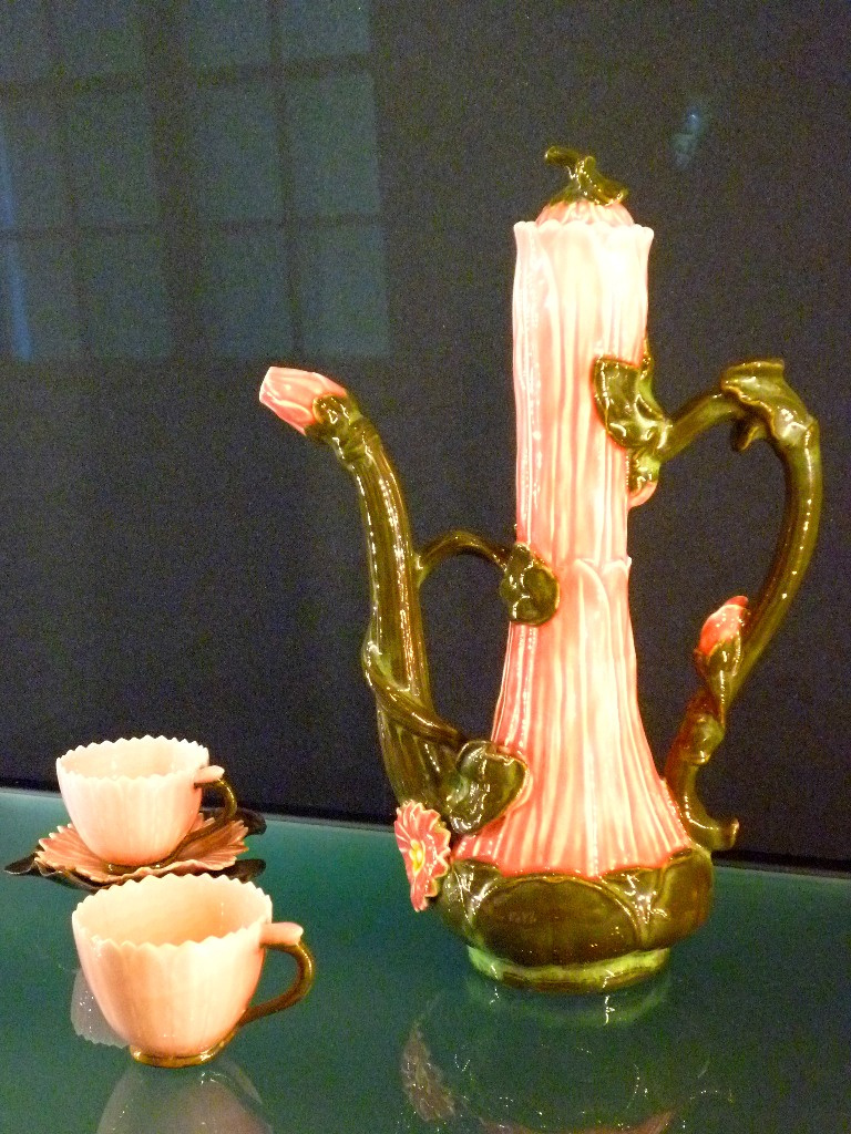 Kanna és csészepár a lótusz sorozatból (1890-1891.)
