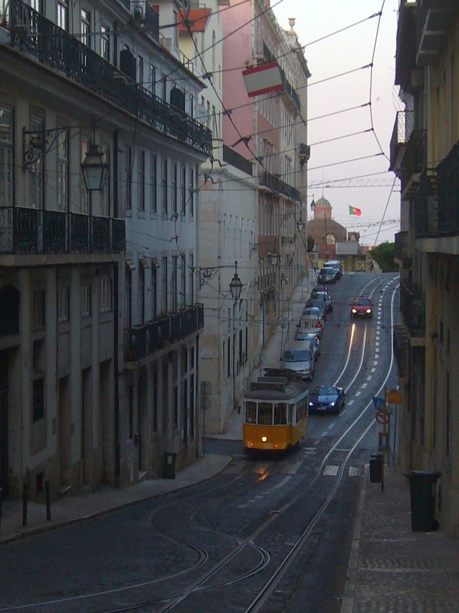 Lisszabon / Lisboa, Rua Vítor Cordon - CCFL 551 /1/