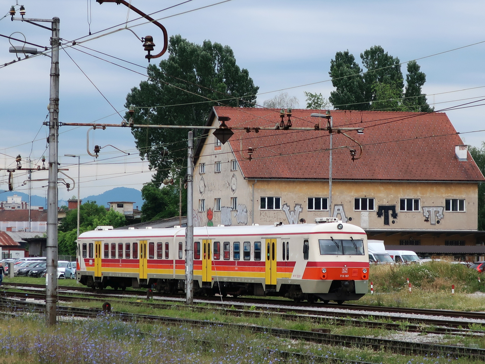 713 107 - Ljubljana