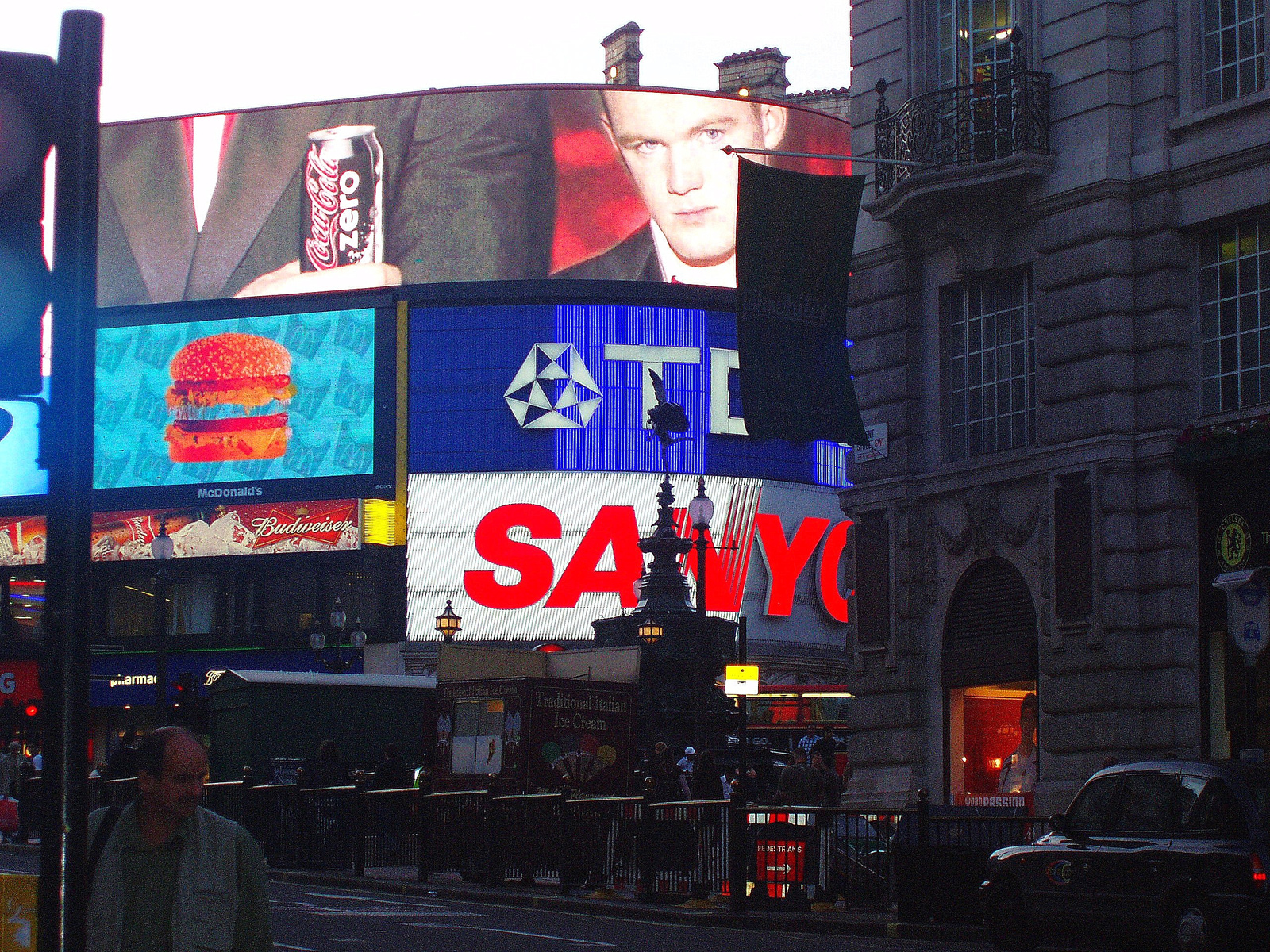 PiccadillyCircus
