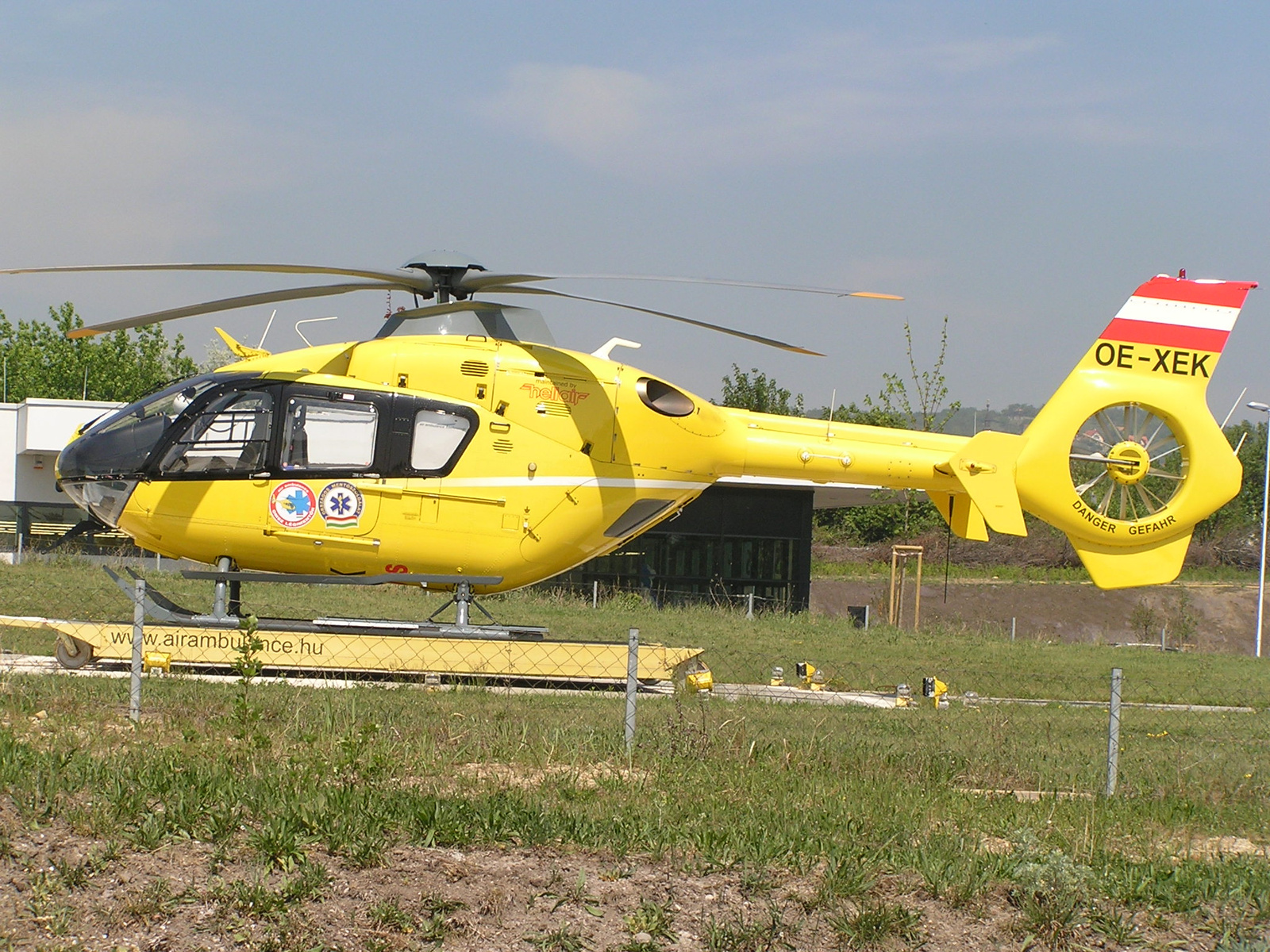Eurocopter EC-135 (OE-XEK) Balatonfüred, Légimentőbázis