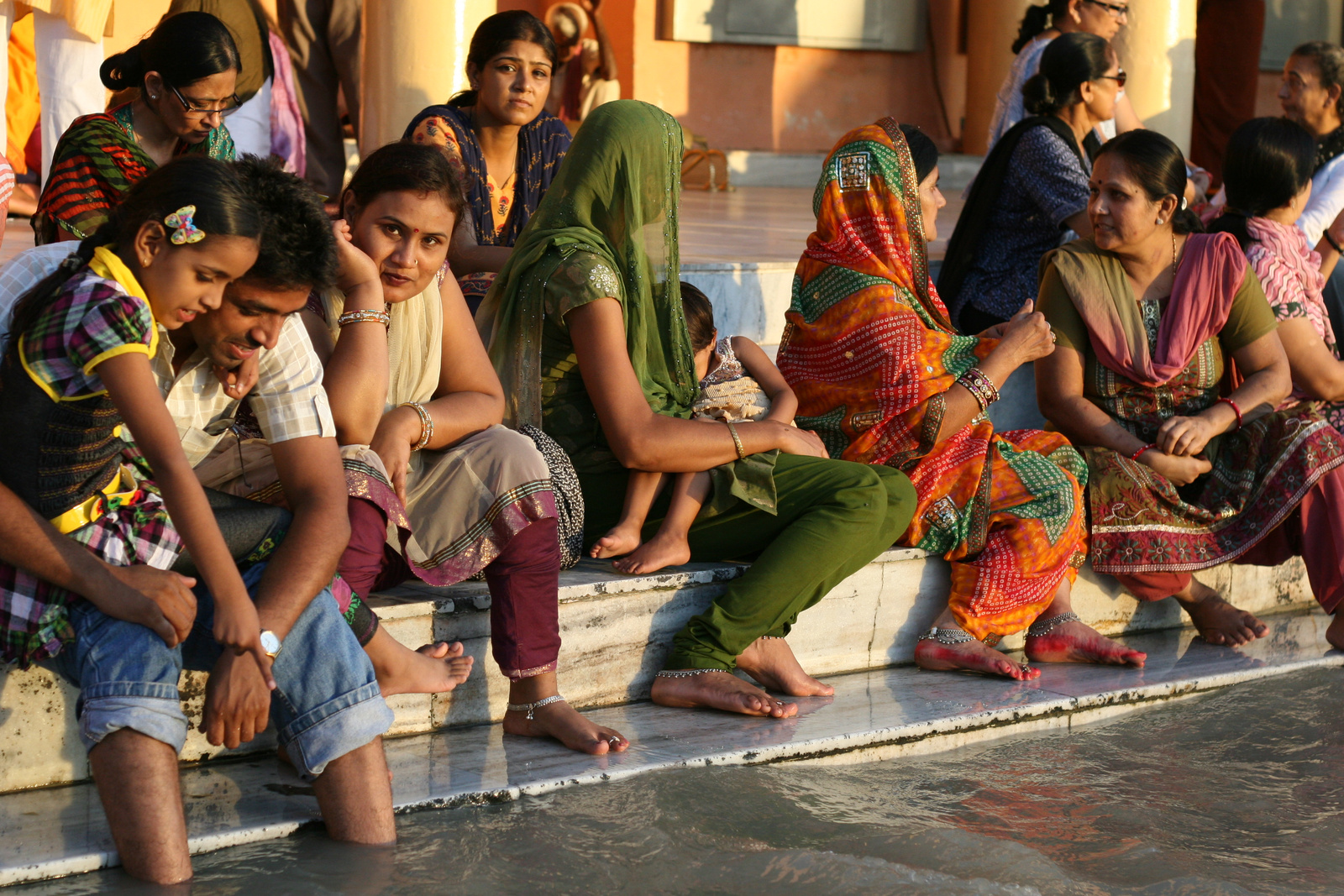 esh, Parmath Nikatan, Ganga Aarti