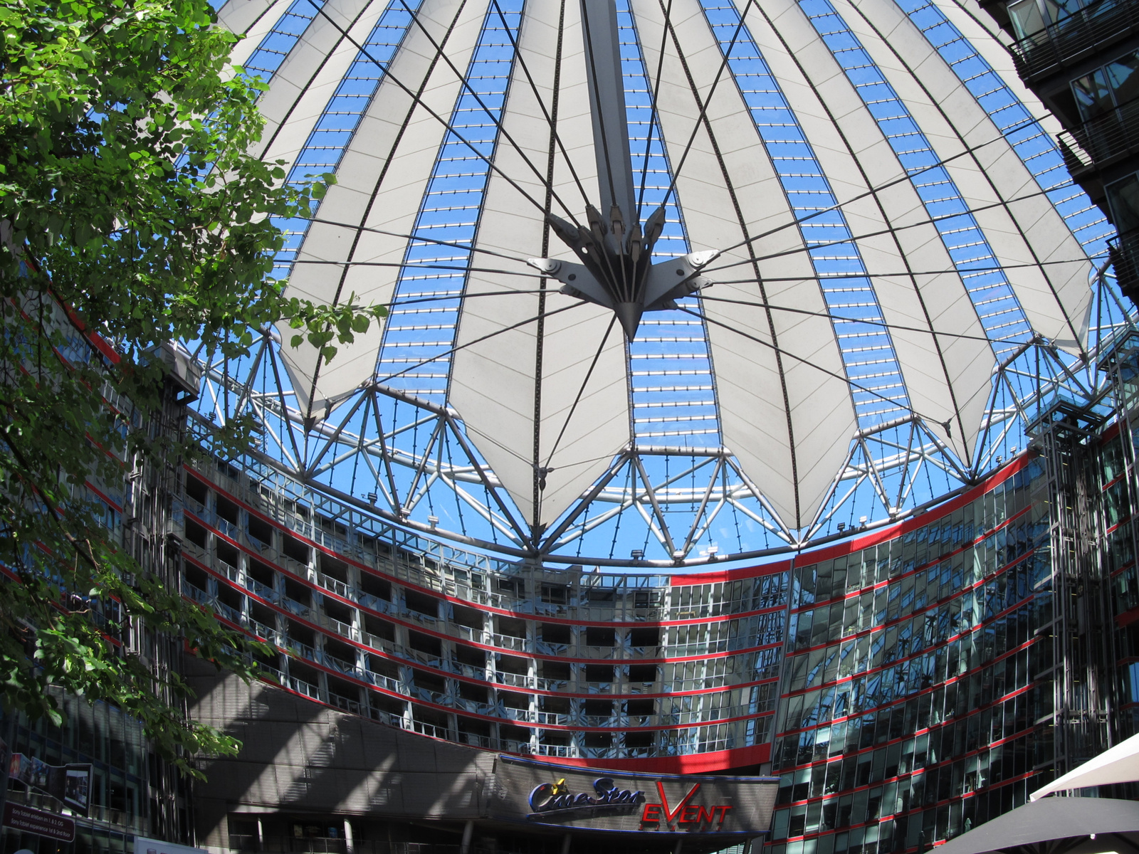 Berlin Sony Center 11-20120612