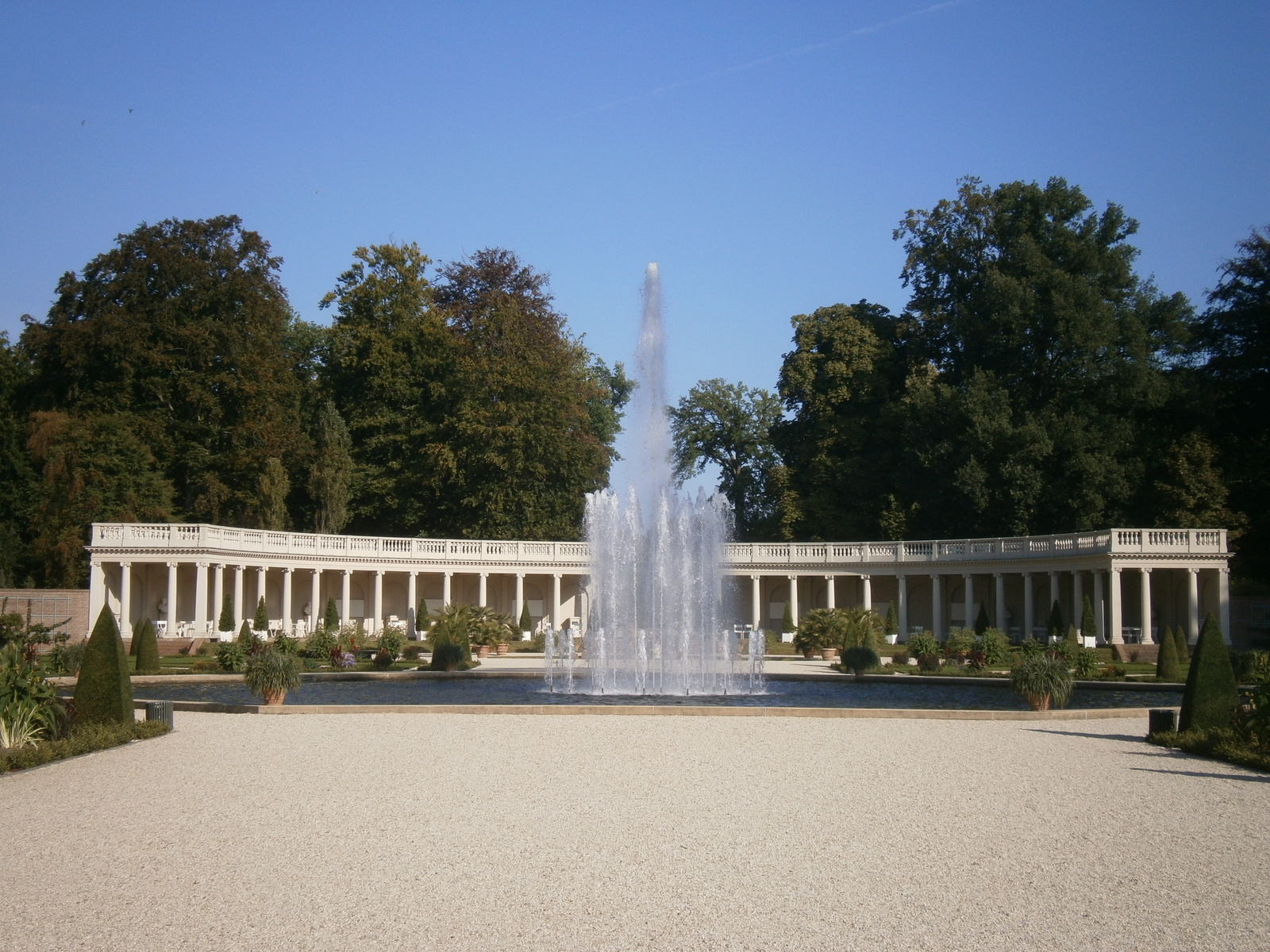 107 Day 8 Het Loo, another fountain