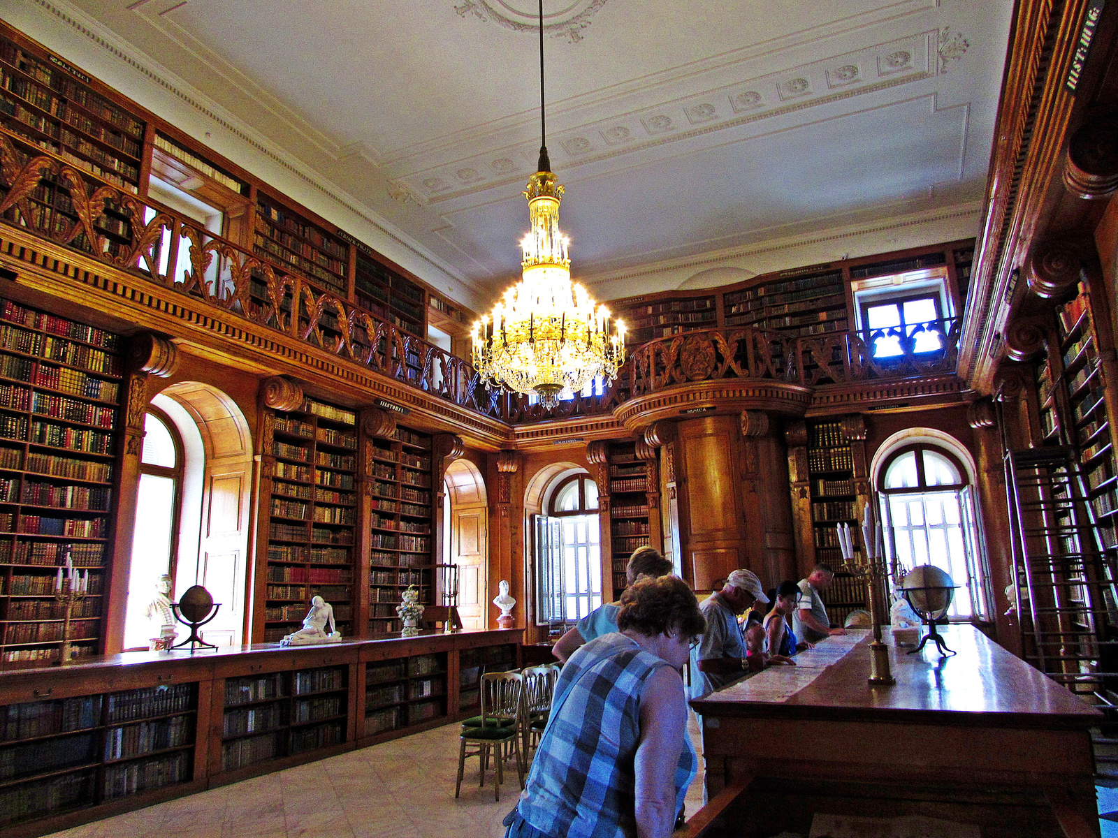 könyvtár