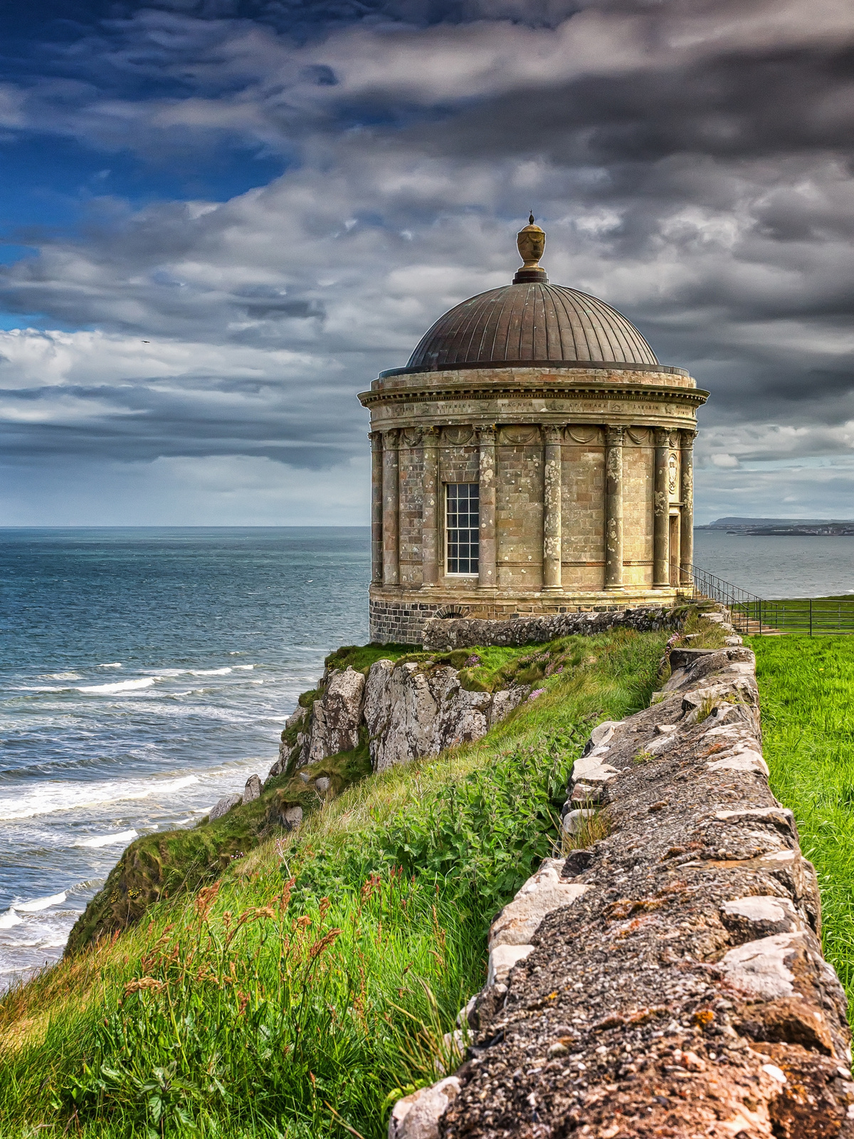 Mussenden Temple, Downhill
