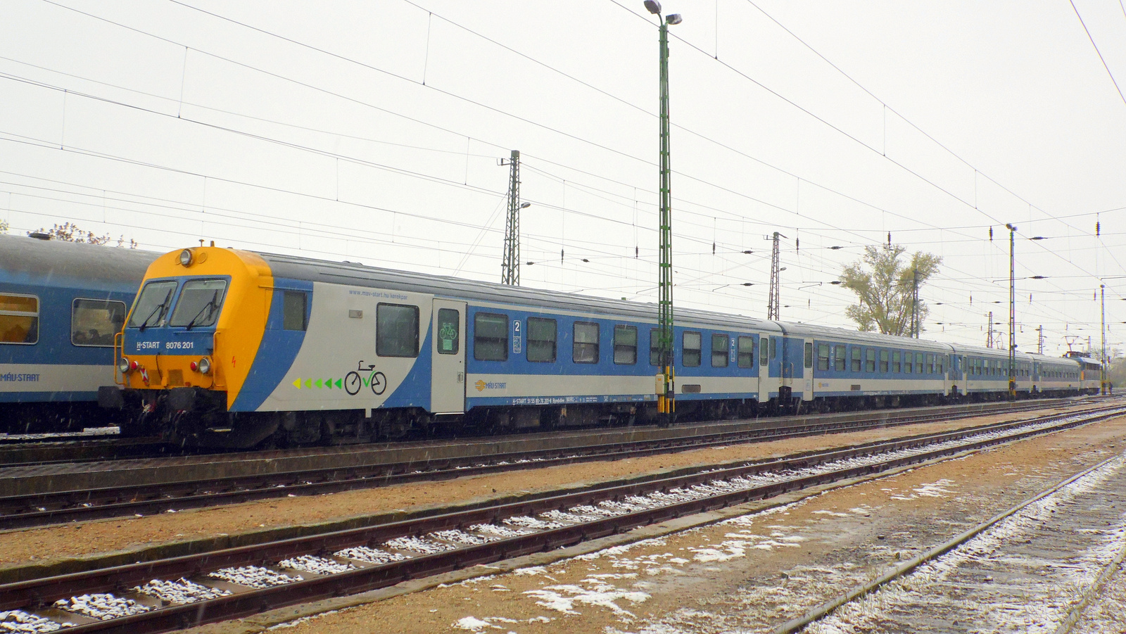 431 366 (Szili)+8076 201 (Schlieren) vezérlőkocsi