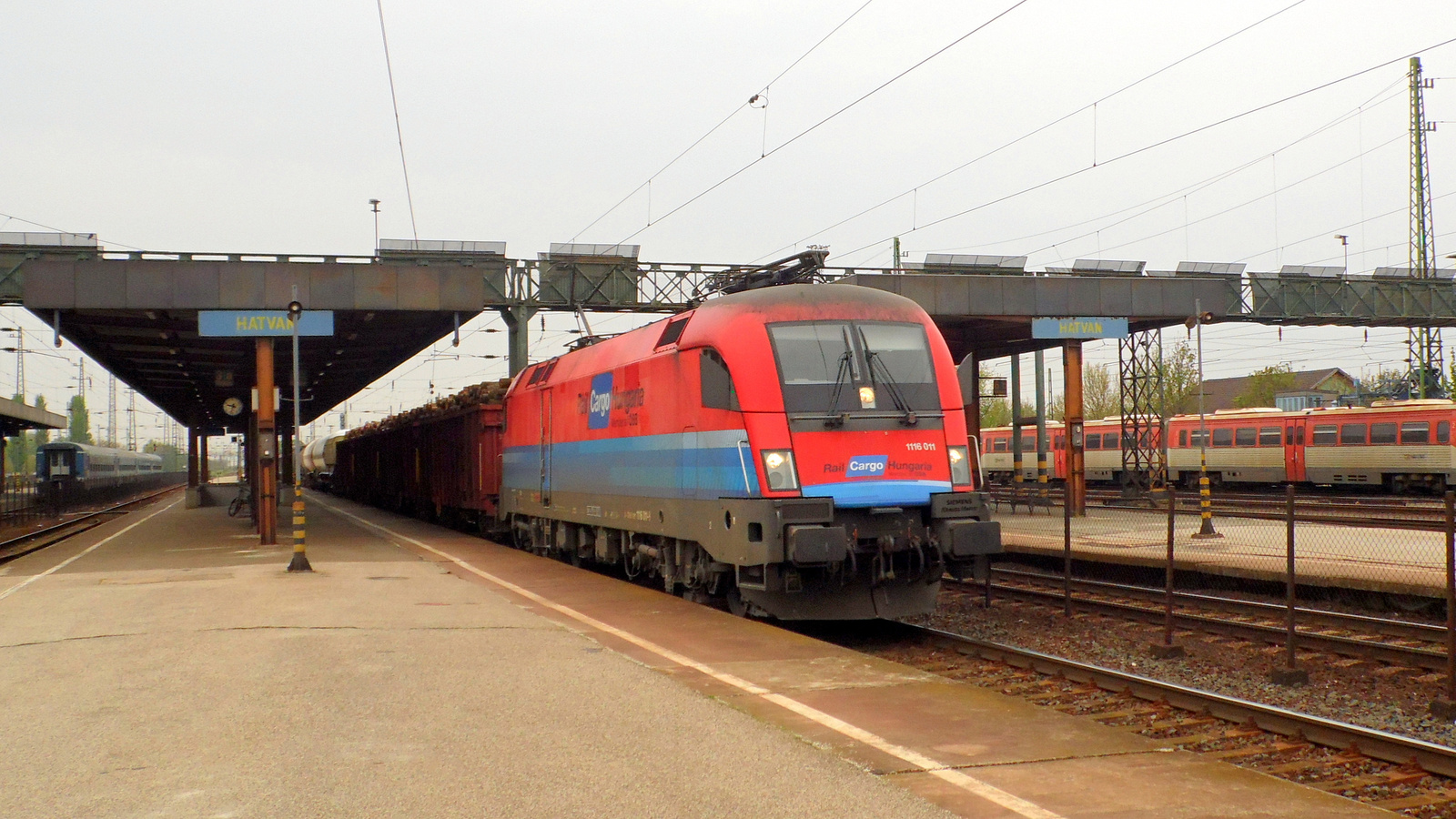 1116 011 (Rail Cargo Hungaria) Taurus