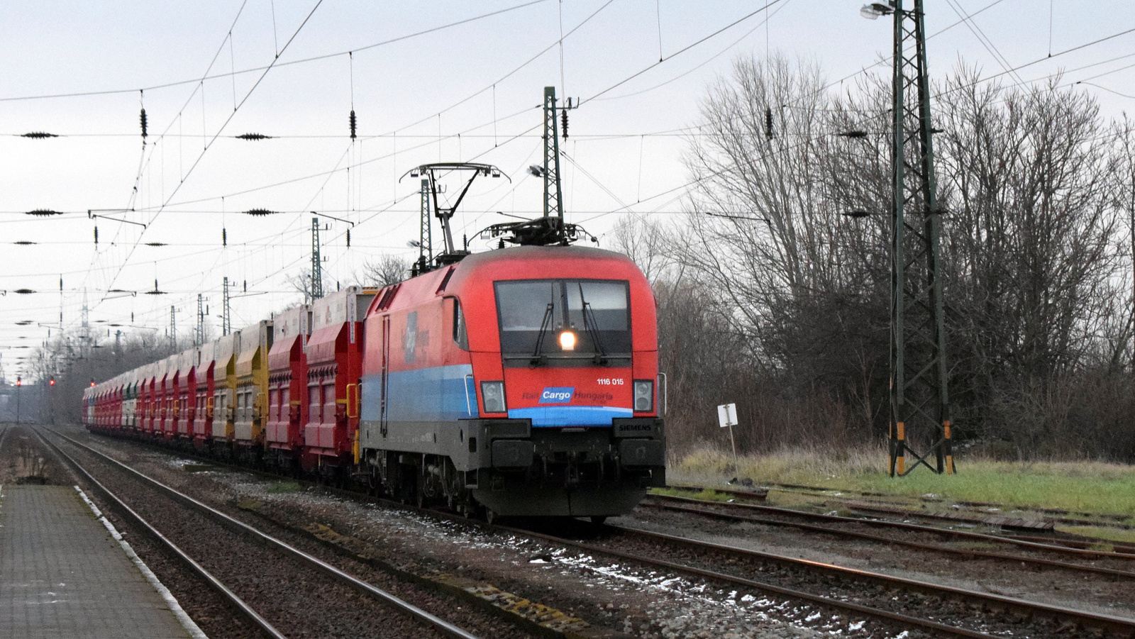 1116 015 (Rail Cargo Hungaria) Taurus