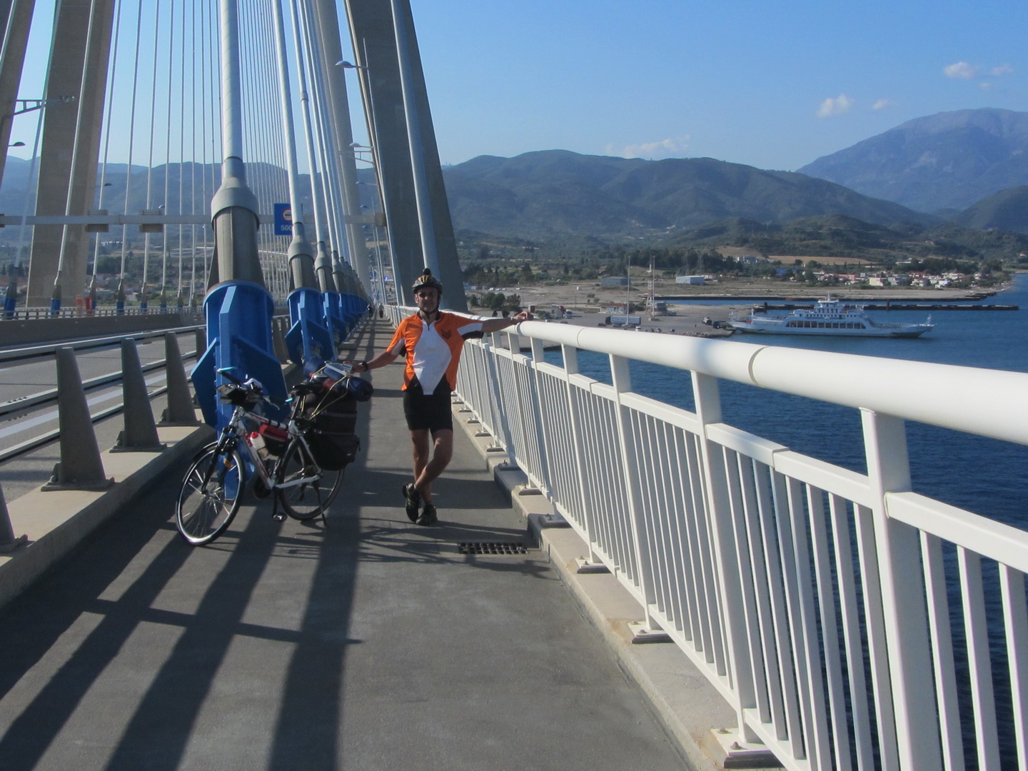 Az "átkelés" /Rio-Antirio híd/