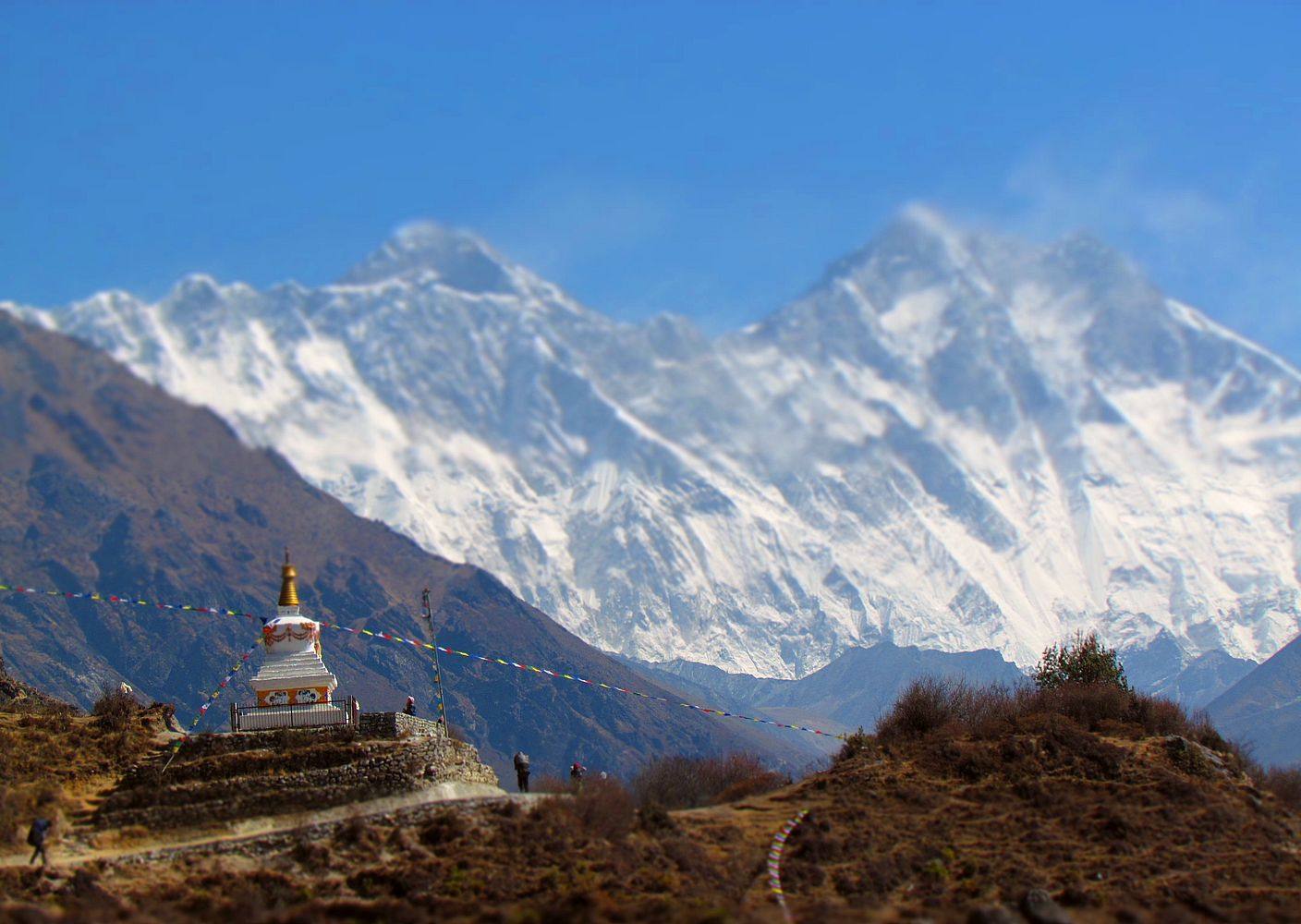 an57stupaheggyel lobuche felé