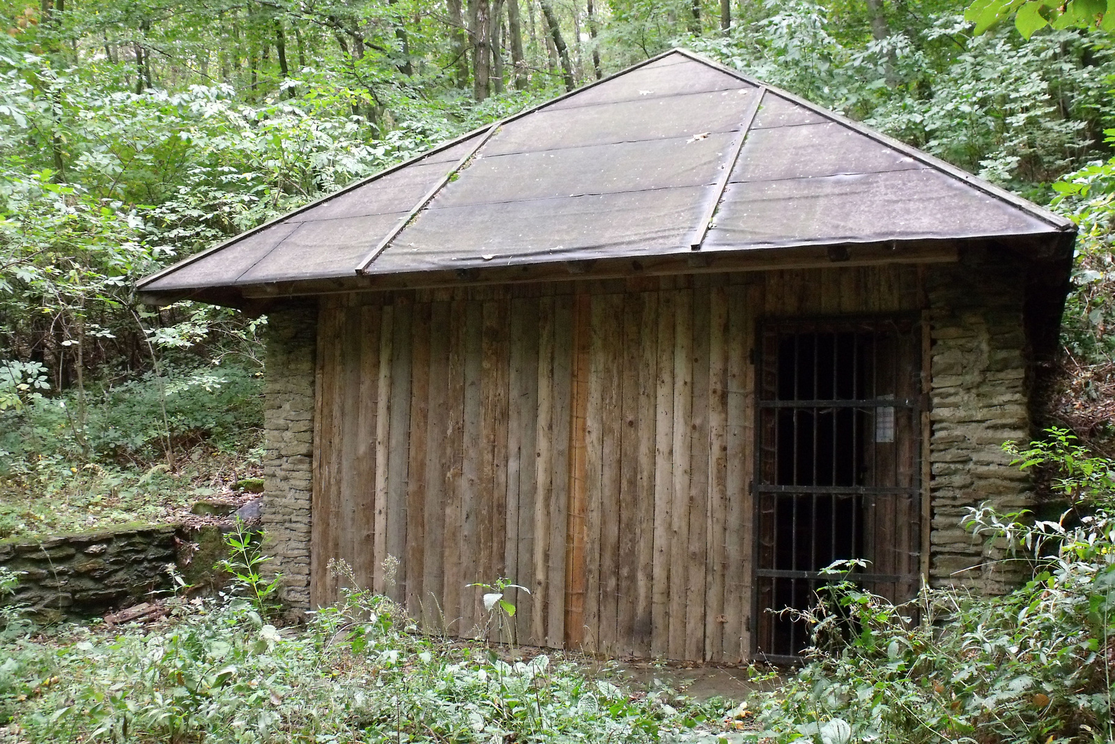 1509260107 Szálasi-bunker, évek óta nem látogatható