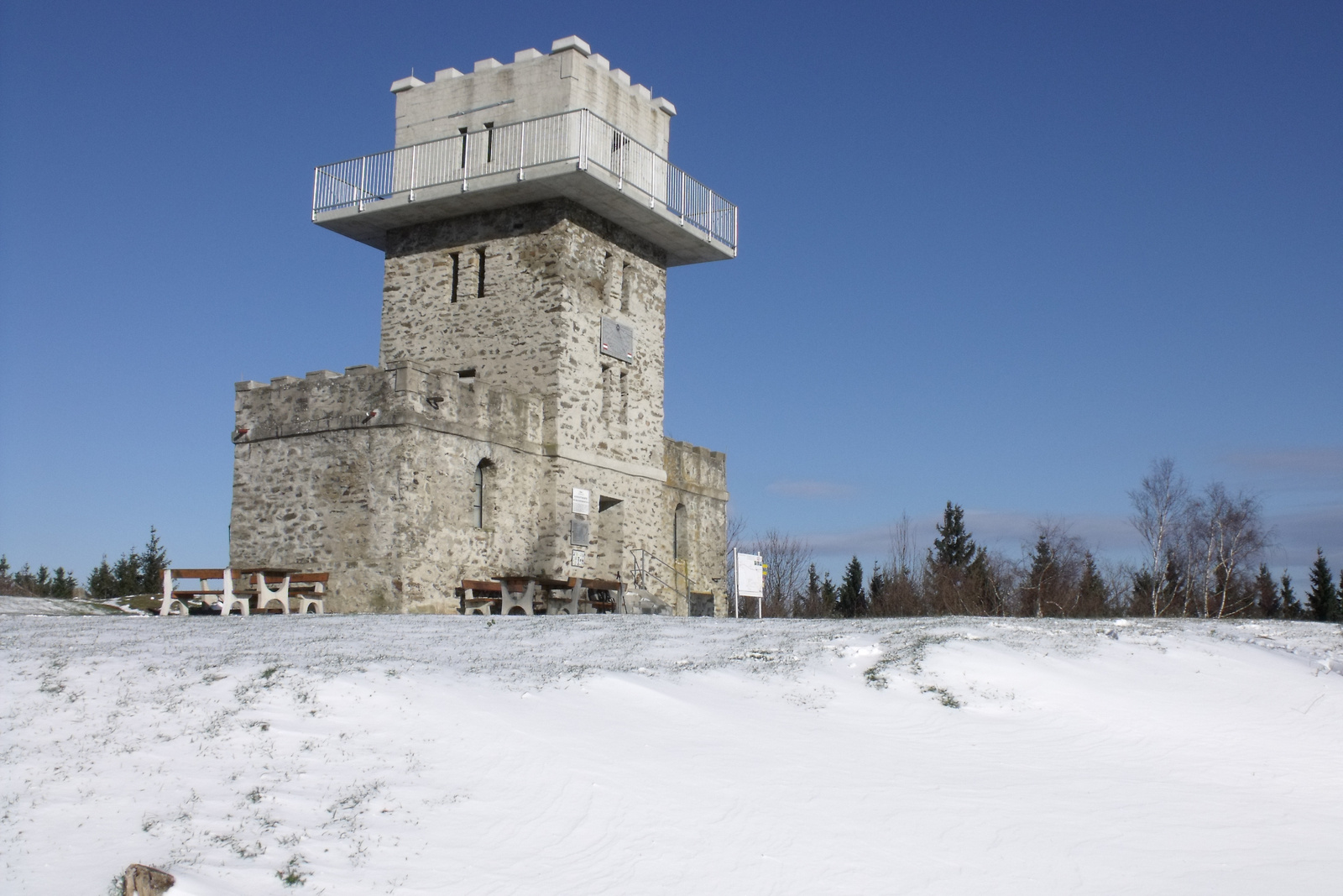 1011270056 Írott-kő, első havas fénykép a 2010-ben felújított ki