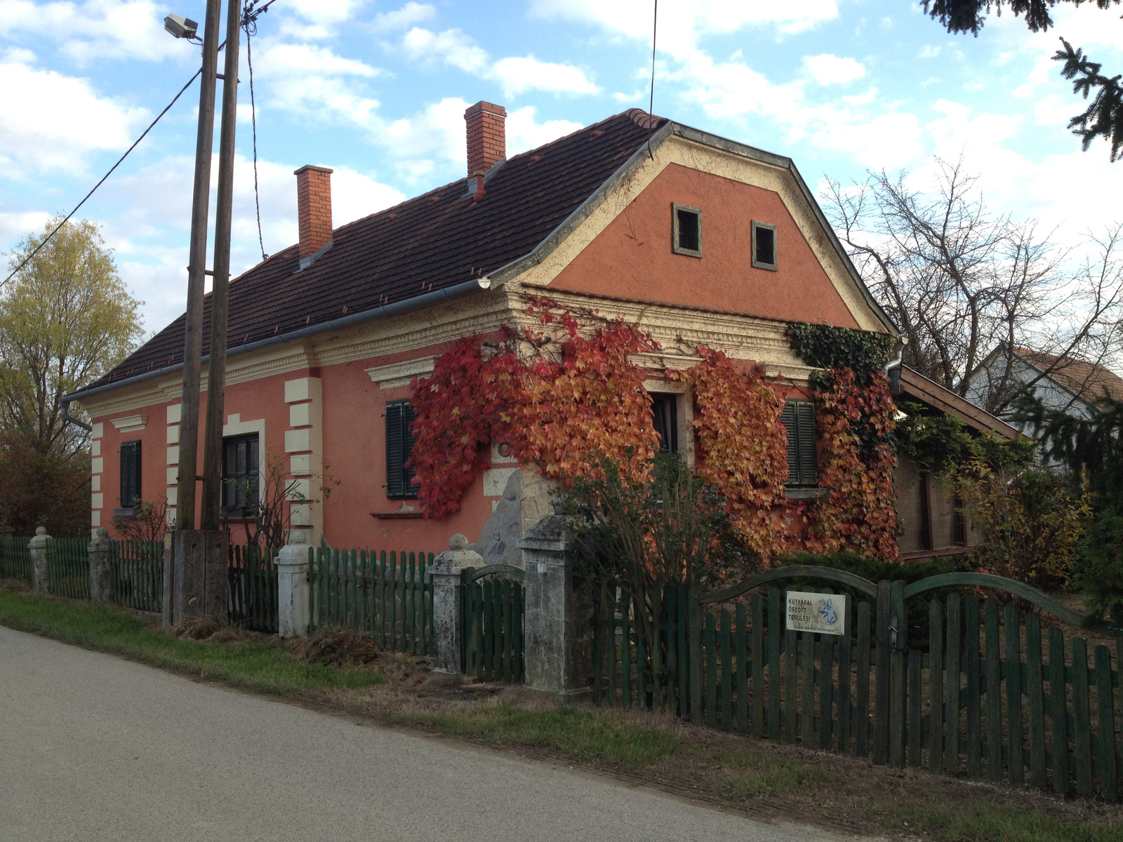 IMG 0392 Bajánsenyei házak -Őrbajánháza (2016-10-30)