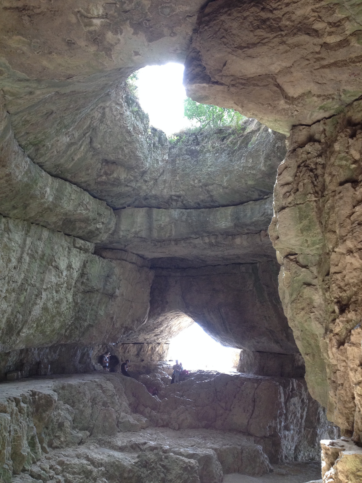 10583 Szelim-barlang a Tatabánya feletti Kő-hegyen