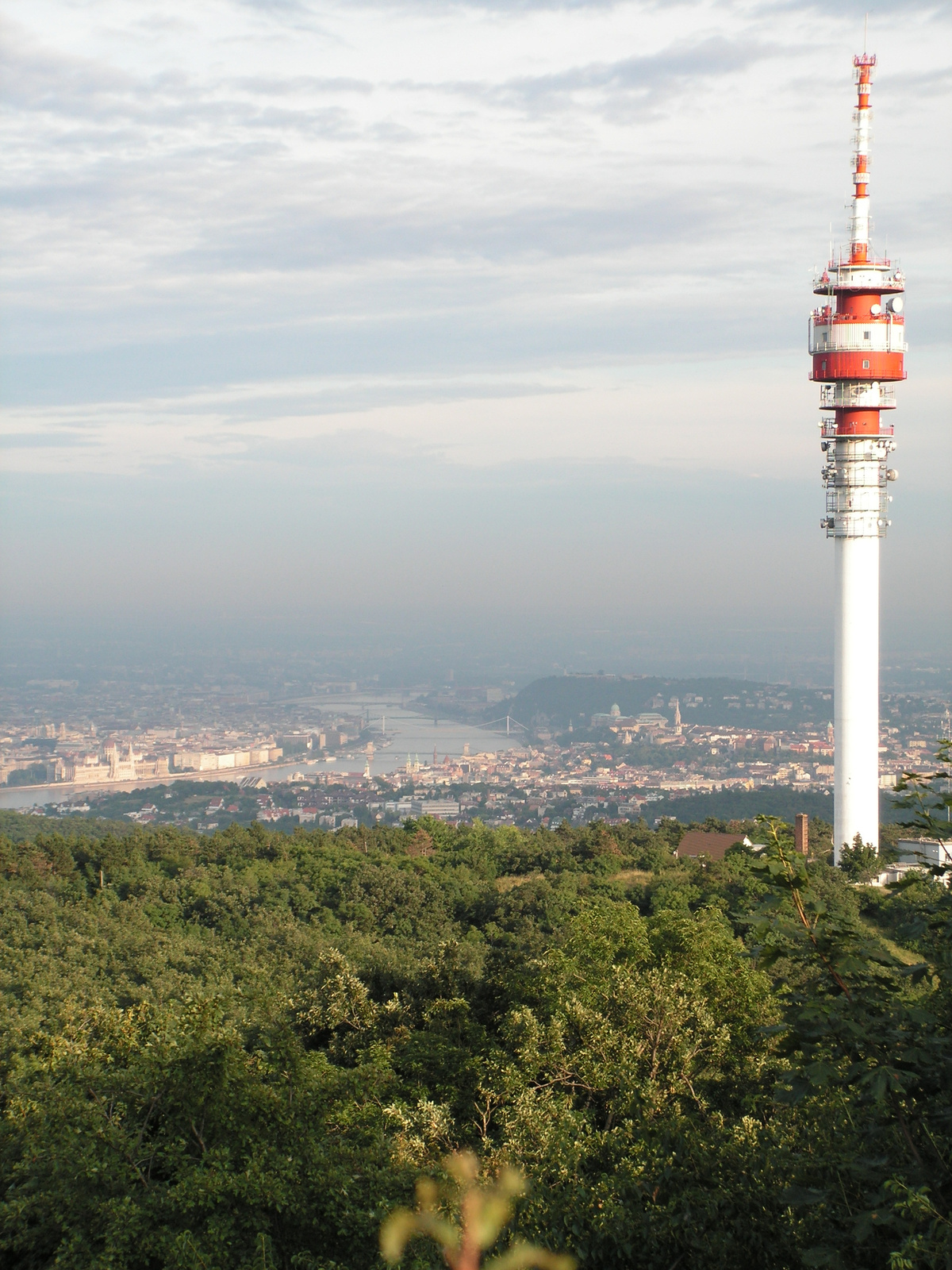 25 Hármashatár-hegyi kilátás Budapest fele