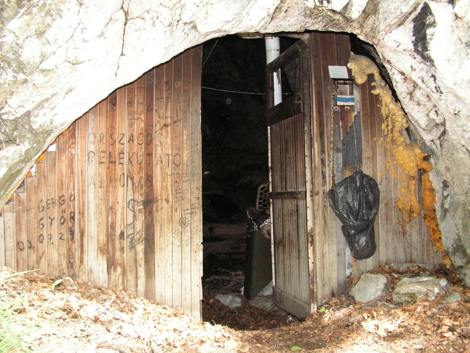 158 Menedékhelynek berendezett Cserepeskői-barlang