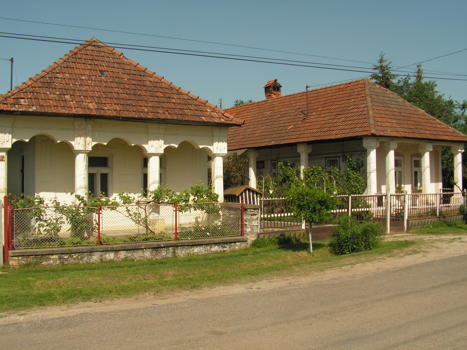 402 Szép, egységes régi házak Bódvarákón