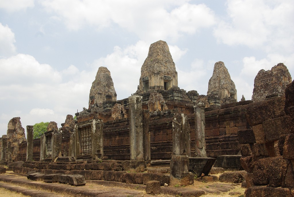 Pre Rup téglái, rekkenő hőségben