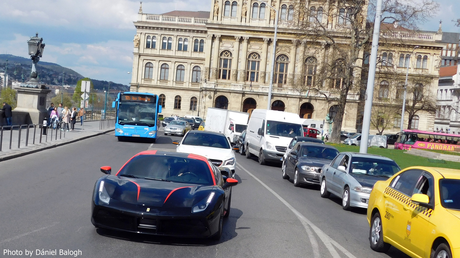 Ferrari 488 GTB és Mercedes-Benz CLA 45 AMG OrangeArt Edition C1