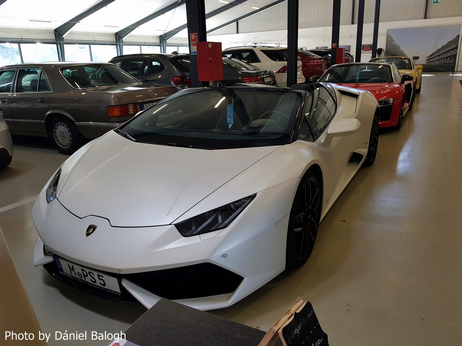 Huracán LP610-4 / R8 V10 Spyder / 991 Carrera S Cabriolet MkII