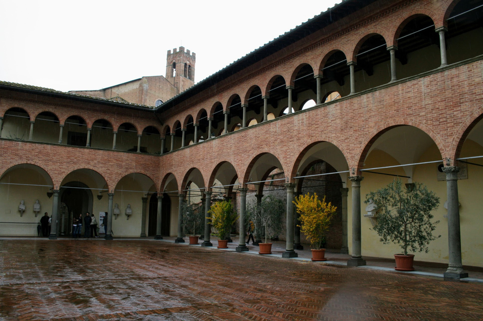 Boltívek (Szent Katalin háza, Siena)