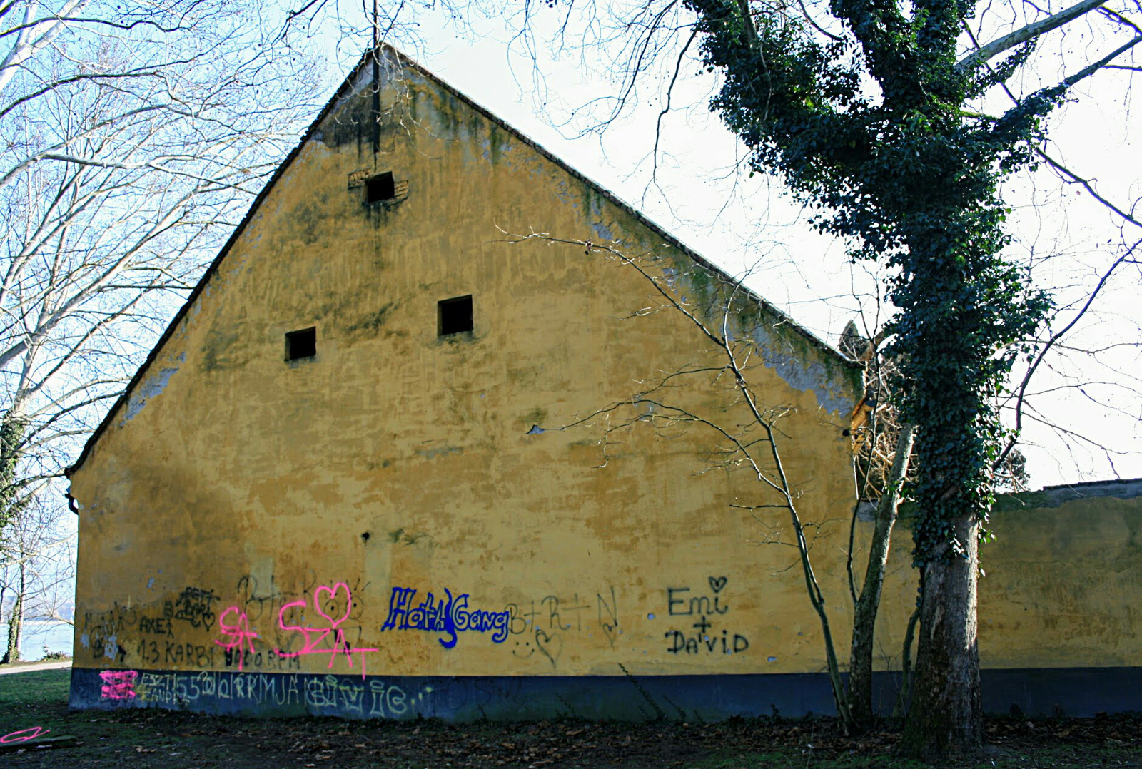 Lovarda-graffiti