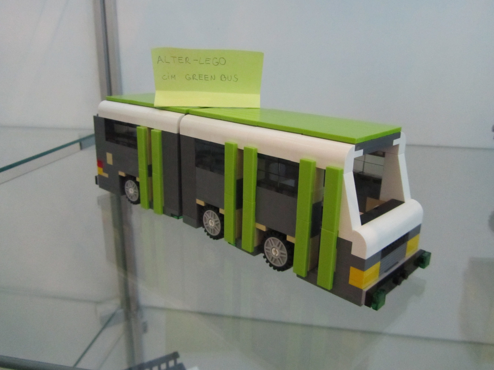 Alter-Lego - Green bus 01
