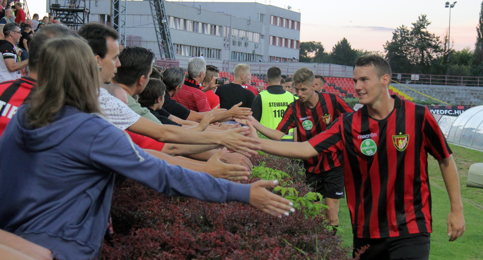 Honved-Paks 16 Babar 0059