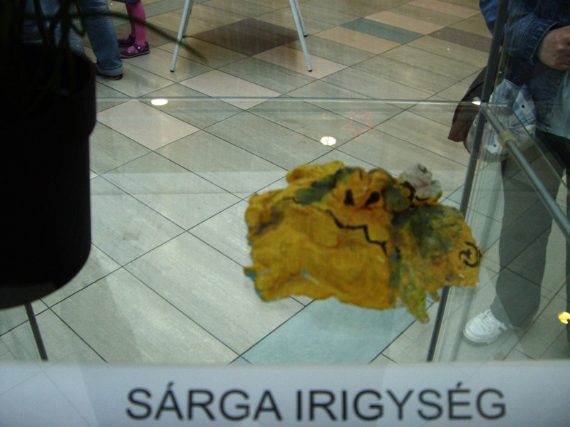 014 Sárga irigység