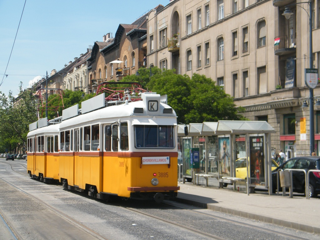 3885+3888 'K' Móricz Zsigmond körtér